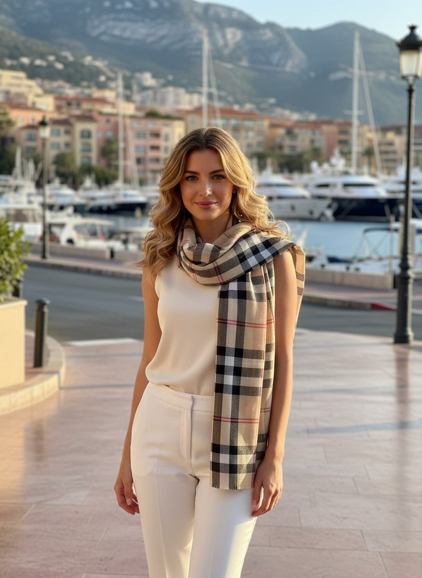 Élégance Classique – Pashmina à Carreaux Fait Main par Maison Élégance